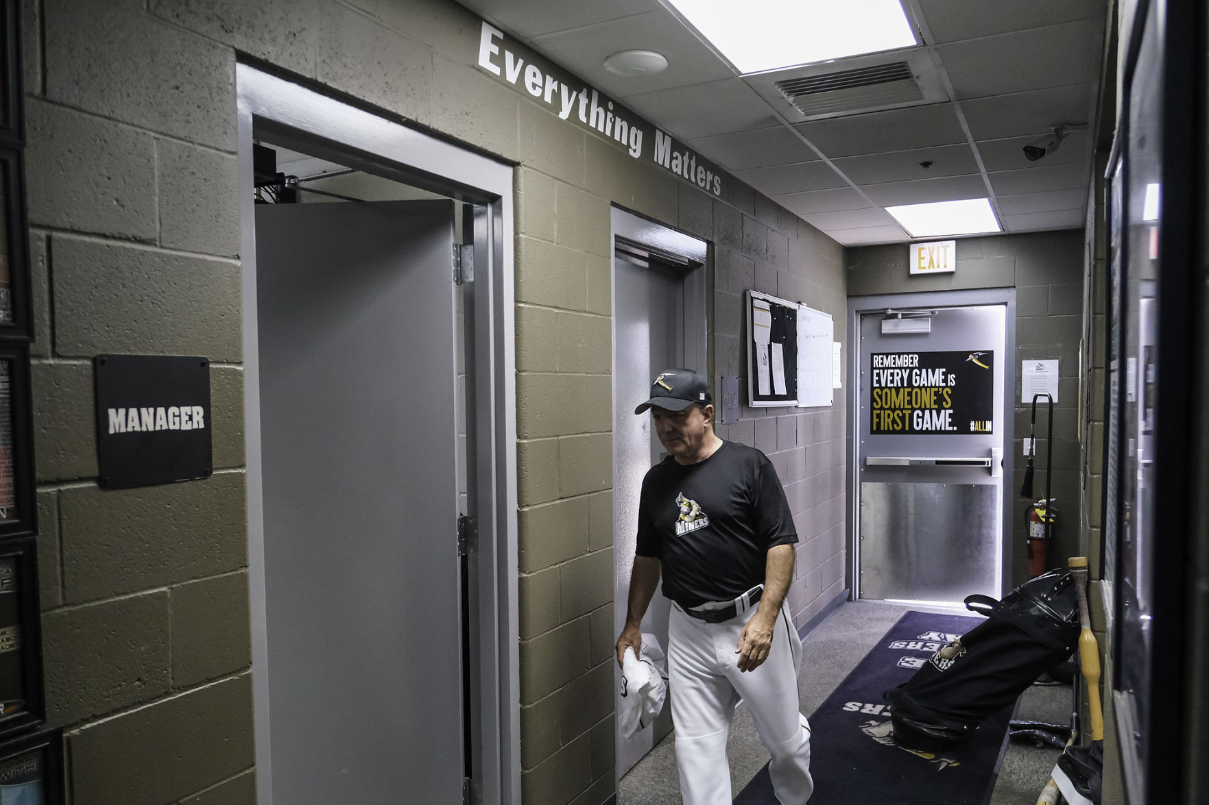 Behind the scenes with the Southern Illinois Miners
